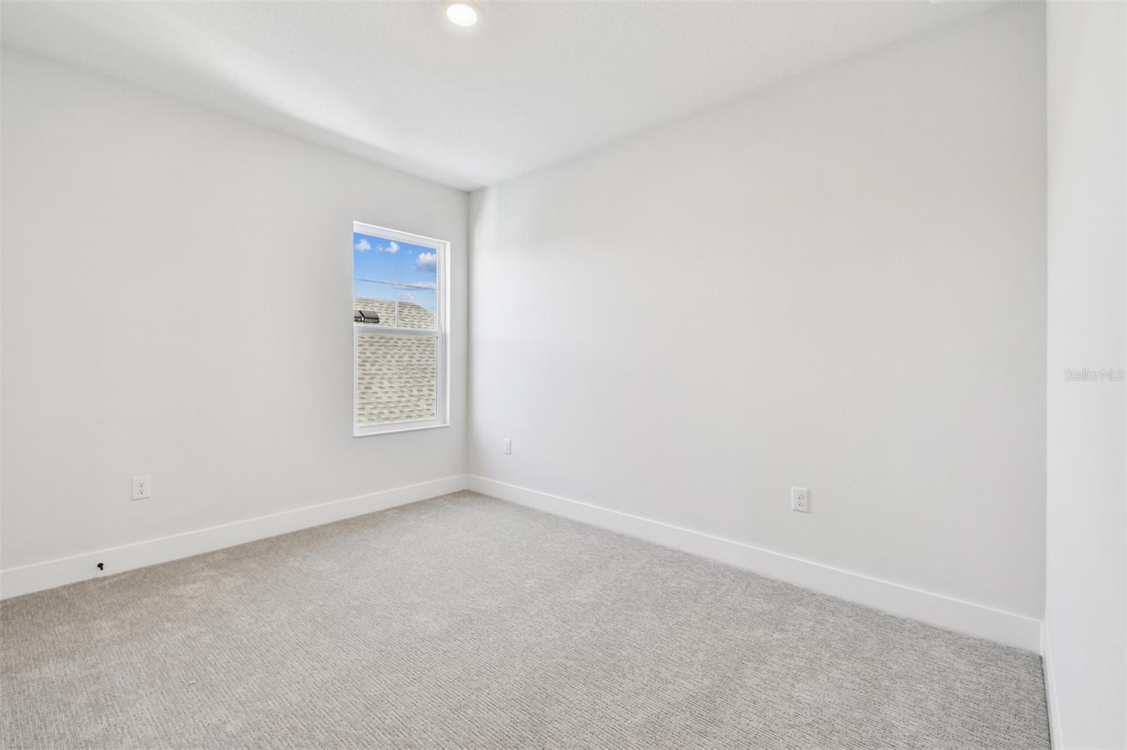 EMERALD LANDING AT WATERSIDE - Residential