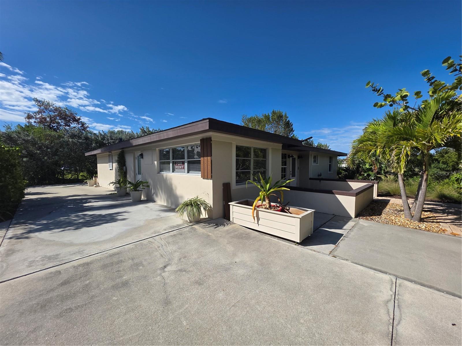 725 PATTY AVENUE 1 AND 2