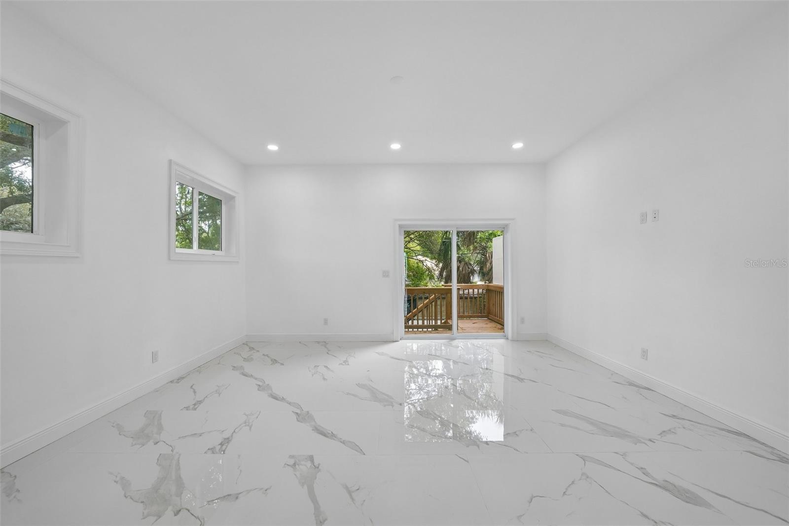 2816 CORRINE STREET 1