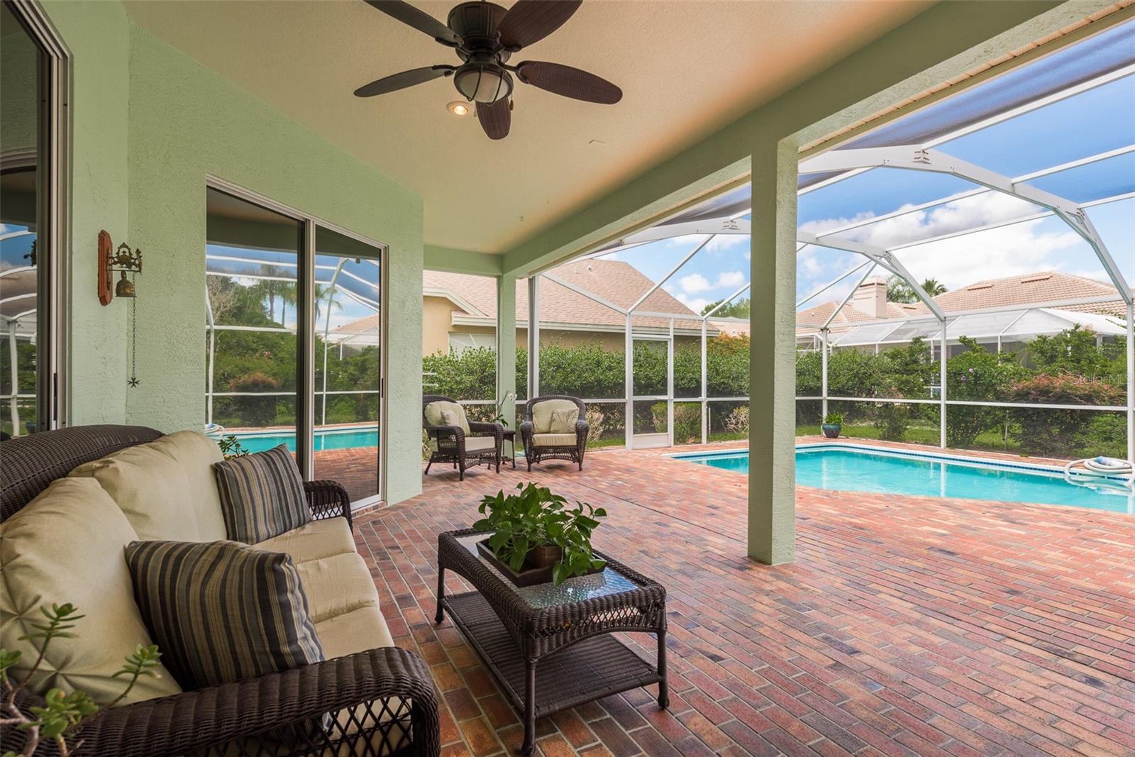 Photo 40 of 73 of 4033 LIGUSTRUM DRIVE house