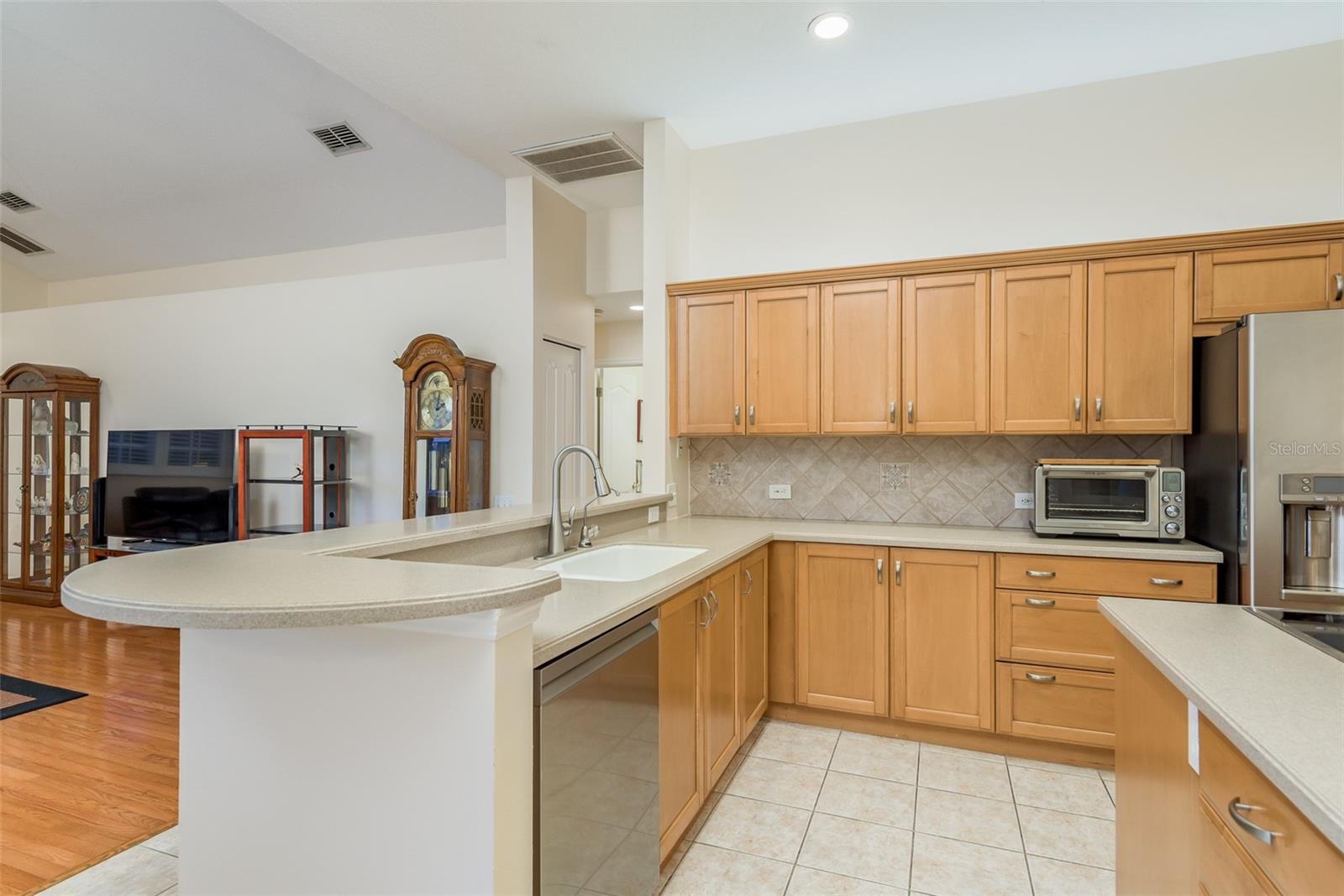 Photo 15 of 73 of 4033 LIGUSTRUM DRIVE house