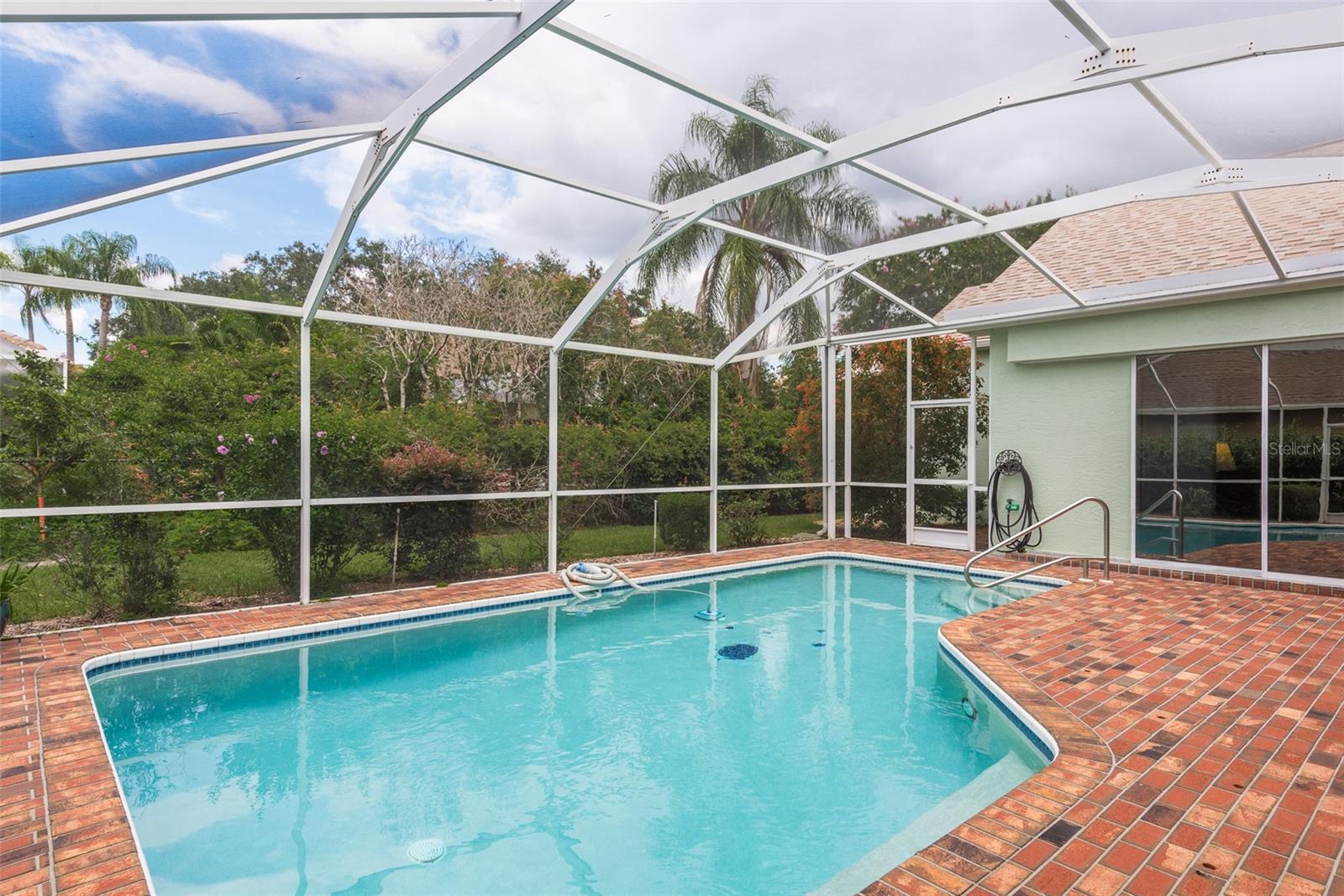 Photo 44 of 73 of 4033 LIGUSTRUM DRIVE house