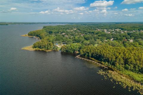 A home in PALM HARBOR