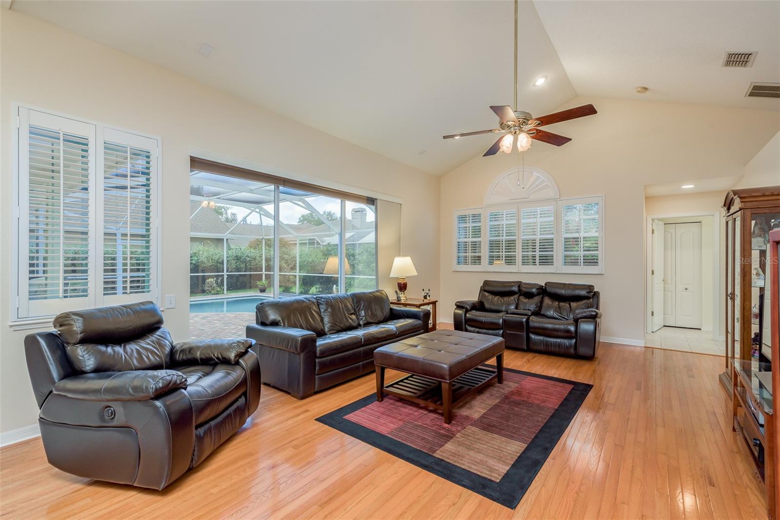 Photo 20 of 73 of 4033 LIGUSTRUM DRIVE house