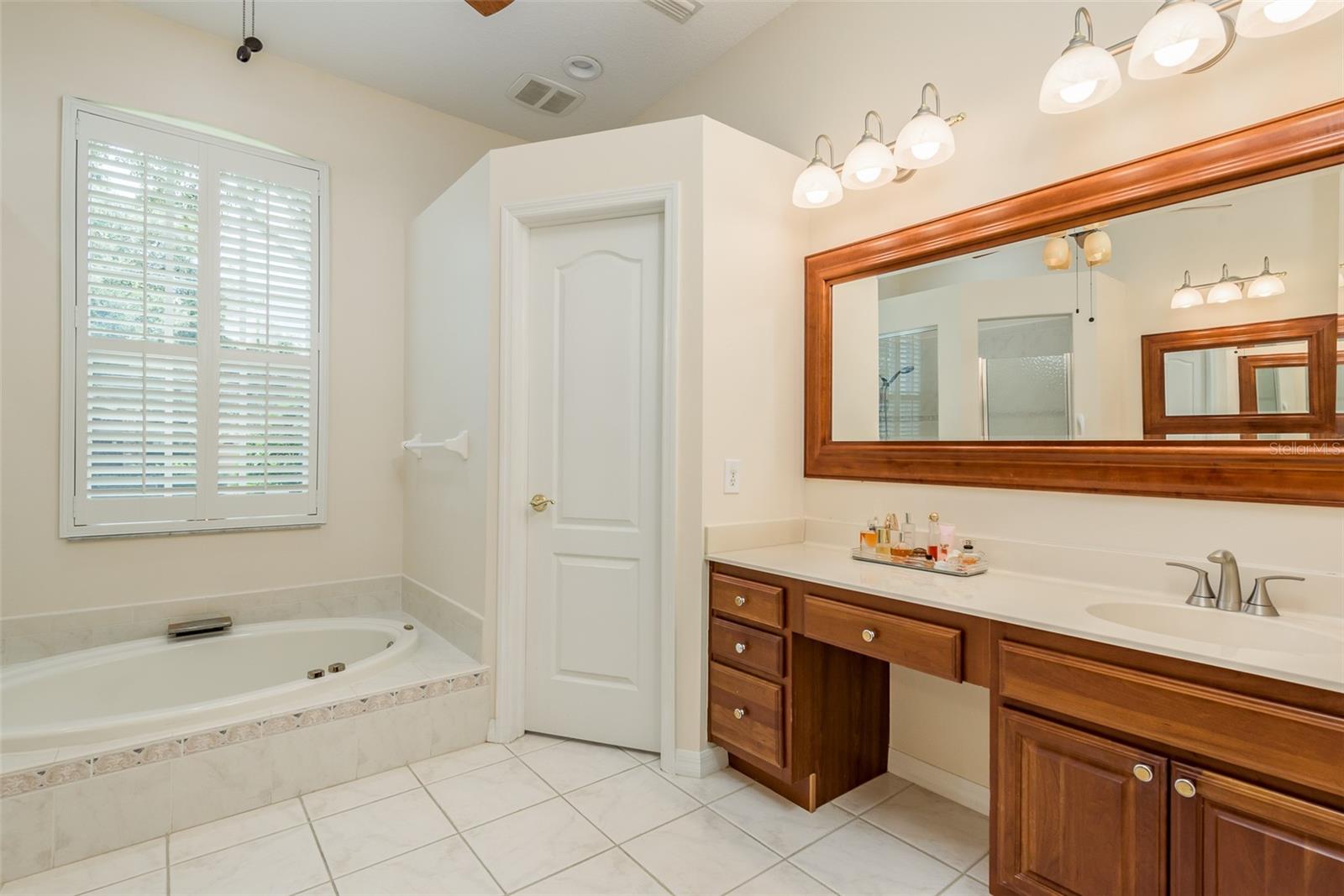 Photo 26 of 73 of 4033 LIGUSTRUM DRIVE house