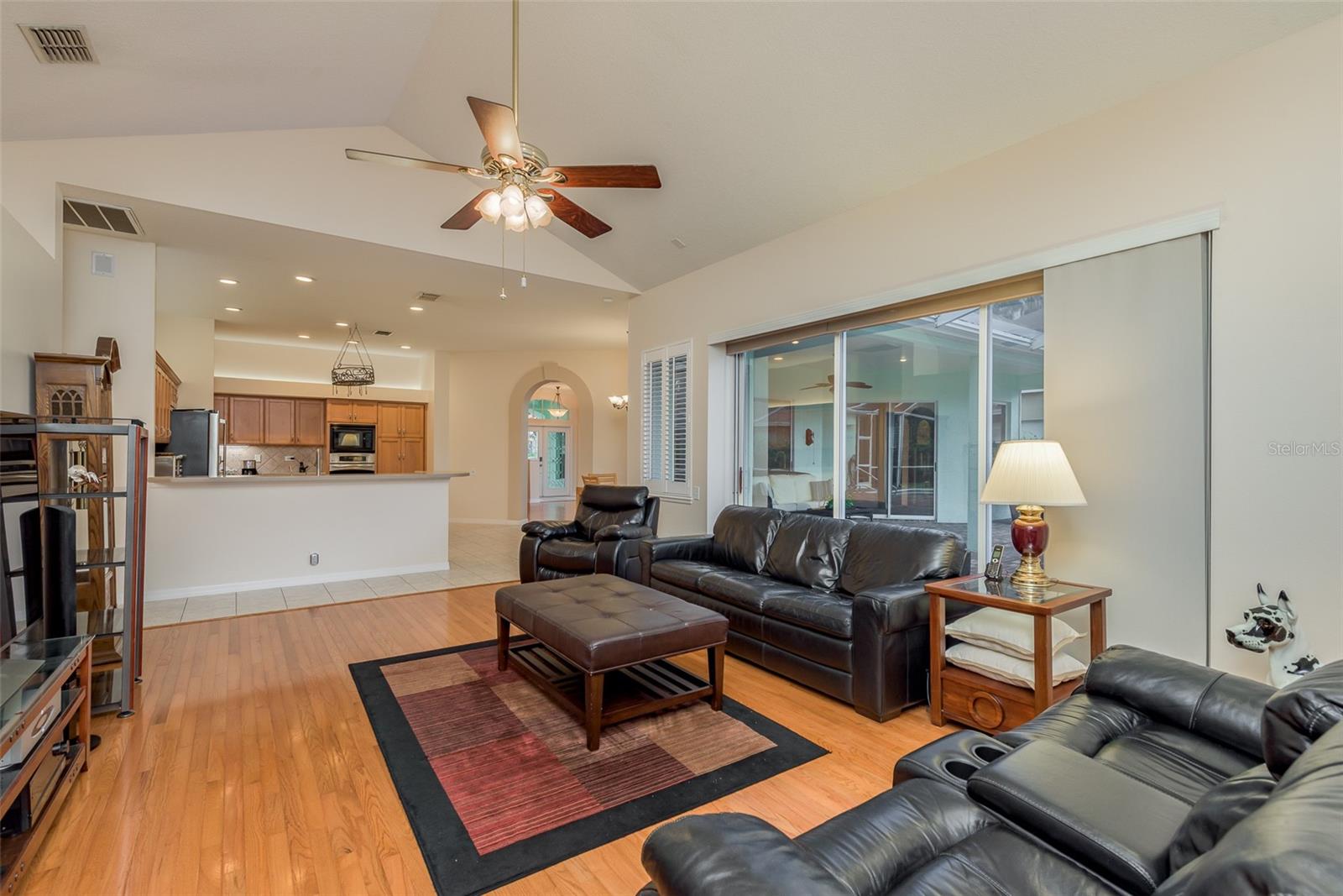 Photo 22 of 73 of 4033 LIGUSTRUM DRIVE house