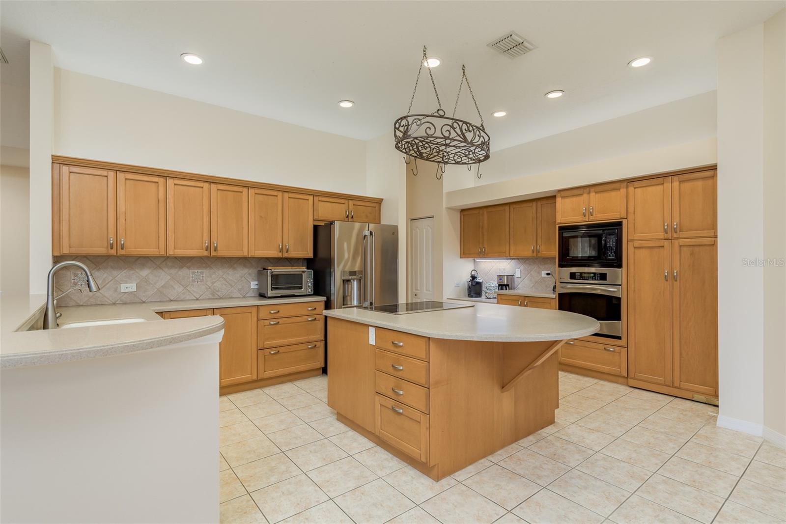 Photo 14 of 73 of 4033 LIGUSTRUM DRIVE house