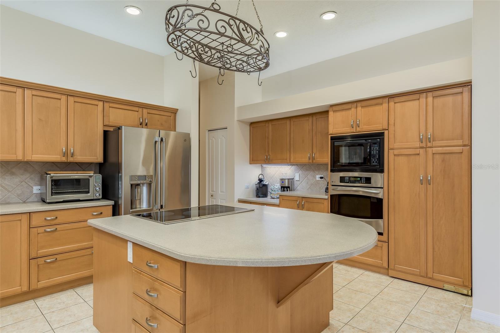 Photo 16 of 73 of 4033 LIGUSTRUM DRIVE house
