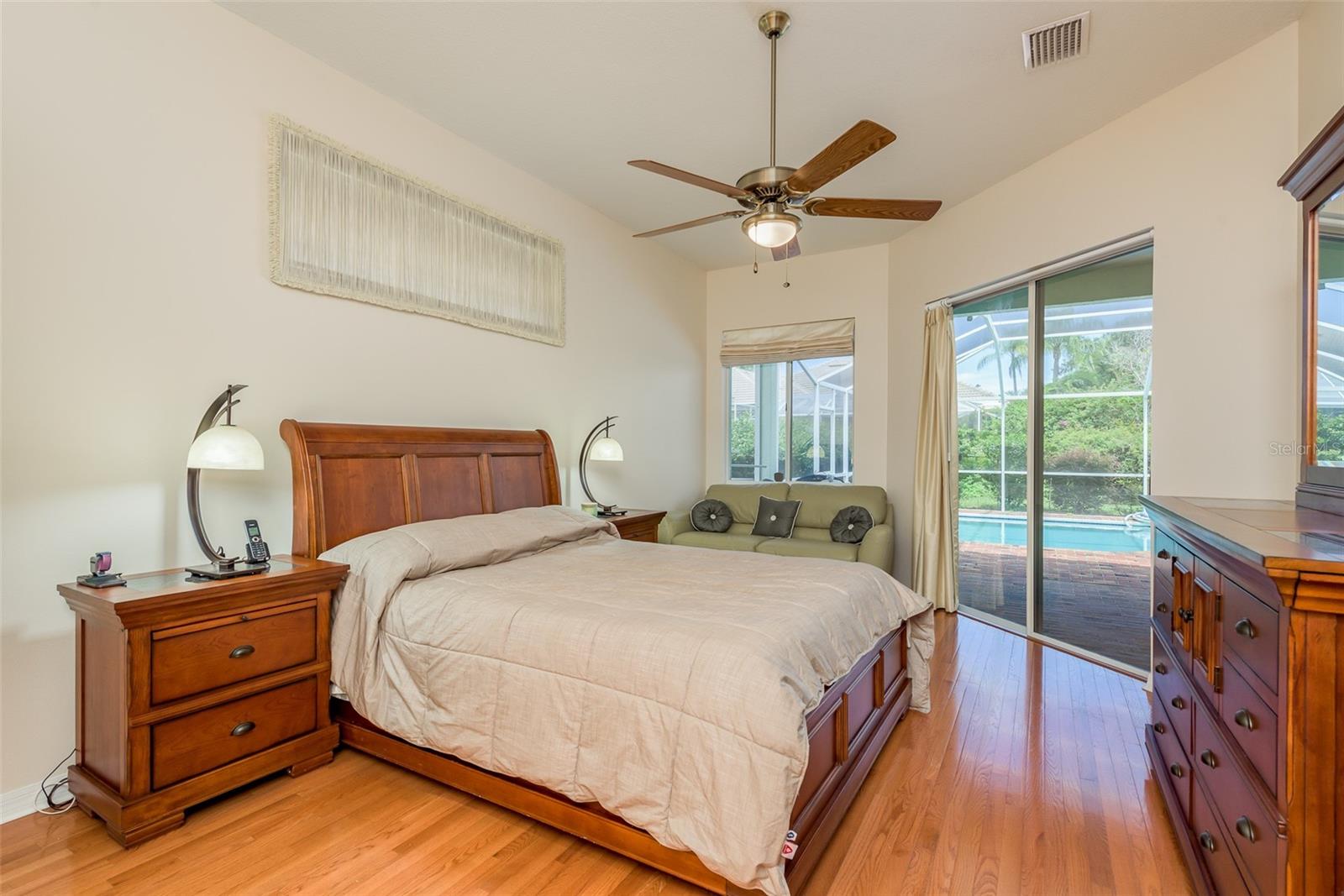 Photo 23 of 73 of 4033 LIGUSTRUM DRIVE house