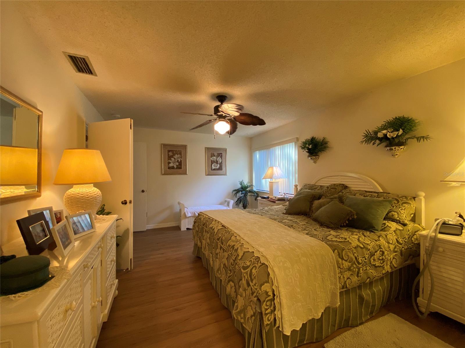 Seawoods Un 01 - Residential