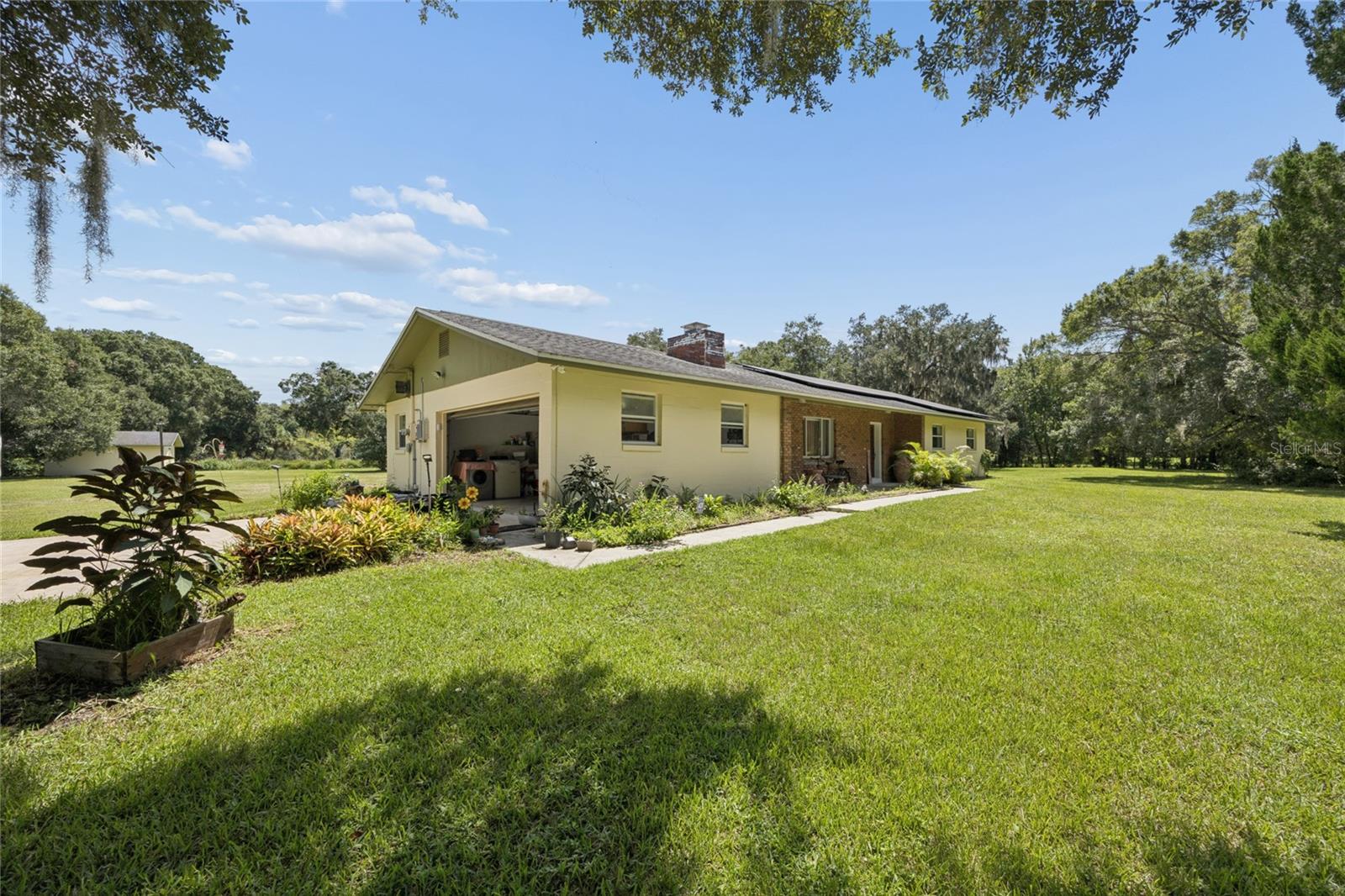 4285 SHAMROCK DRIVE