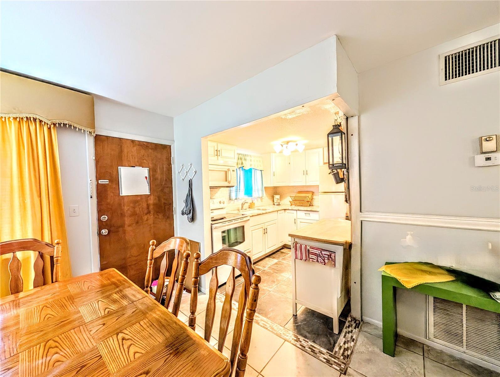 BAYSHORE GARDENS APTS 5 - Residential Lease