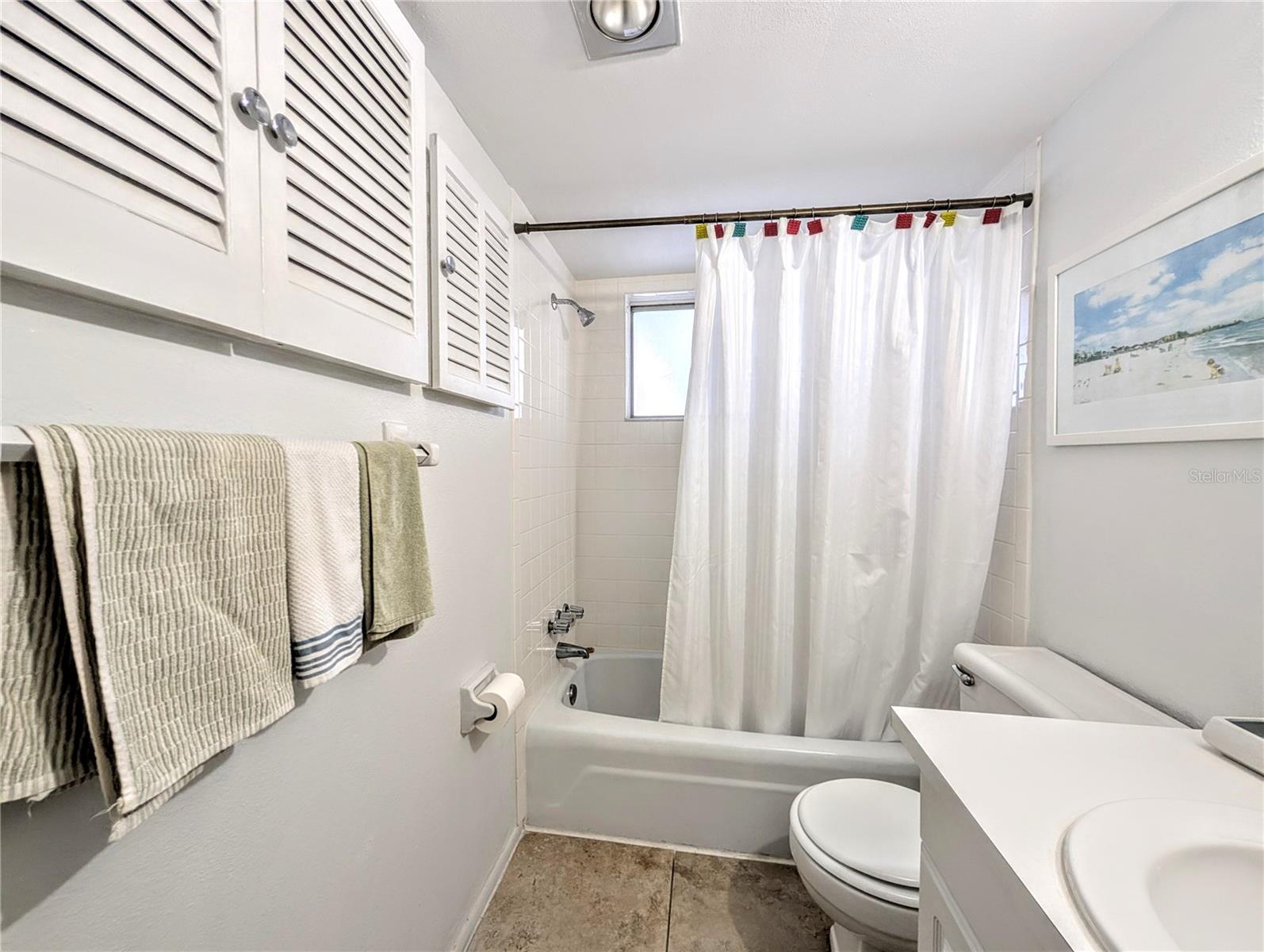 BAYSHORE GARDENS APTS 5 - Residential Lease