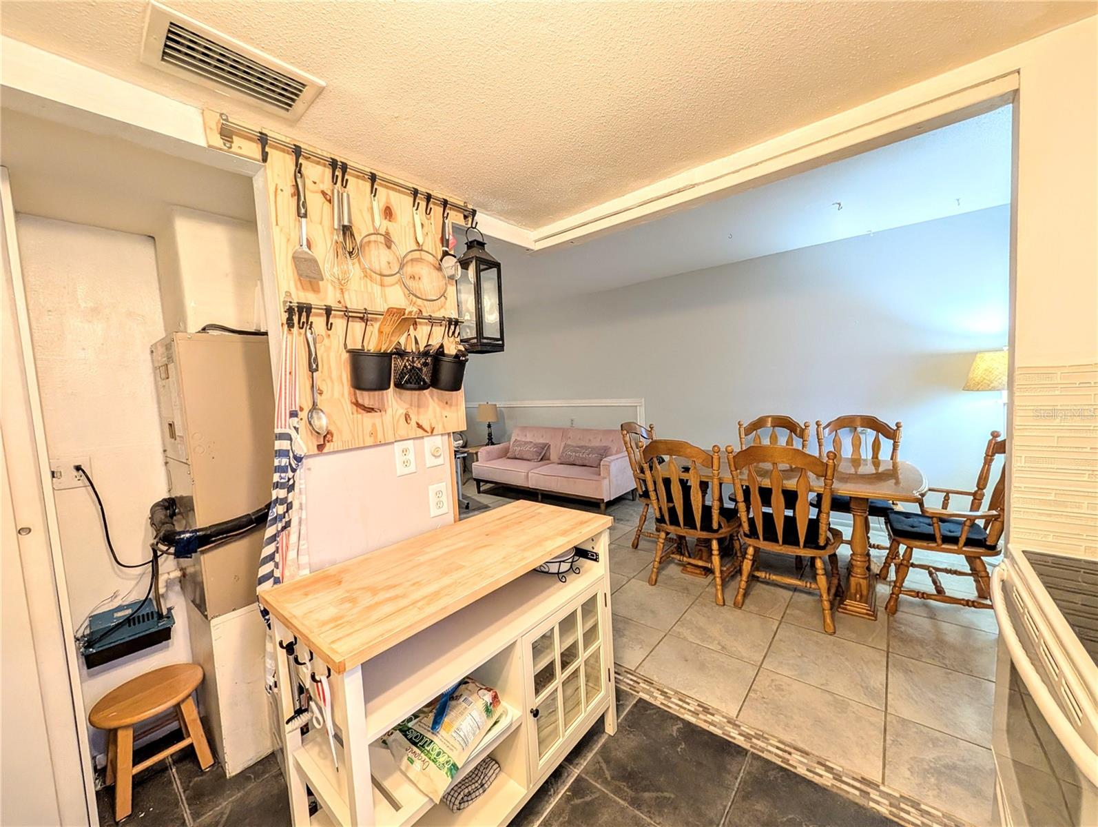 BAYSHORE GARDENS APTS 5 - Residential Lease