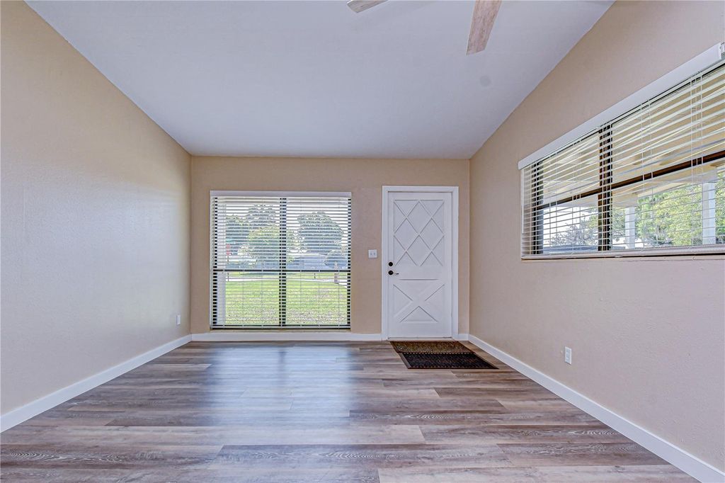 Photo of 306 E Langford Drive, Plant City, FL 33563 (MLS # TB8491196)