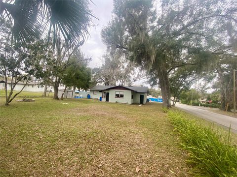 A home in DELAND