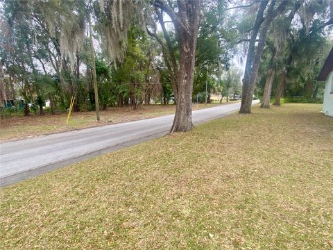 A home in DELAND