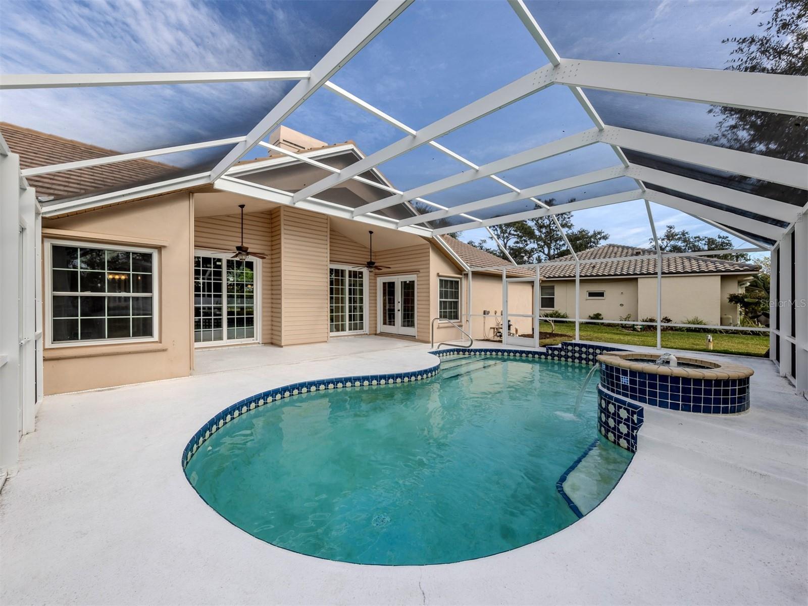 LAUREL WOODLANDS - Residential