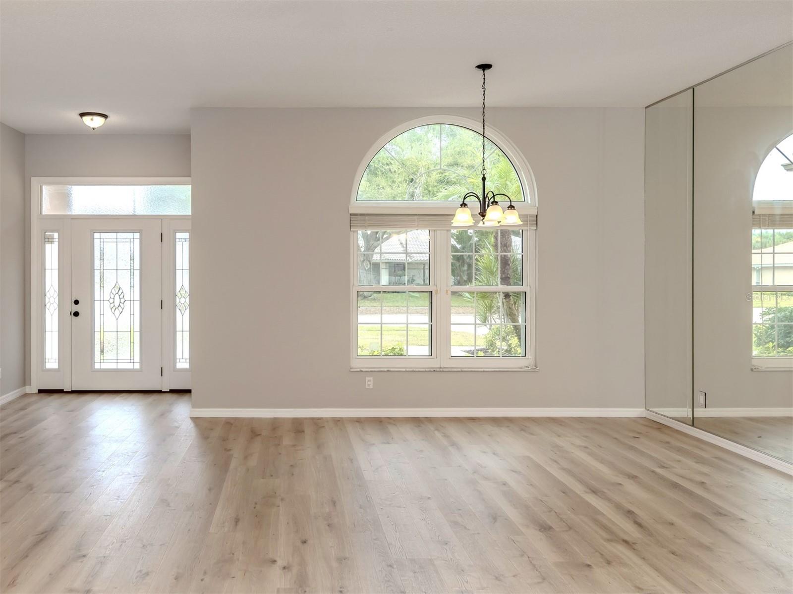 LAUREL WOODLANDS - Residential