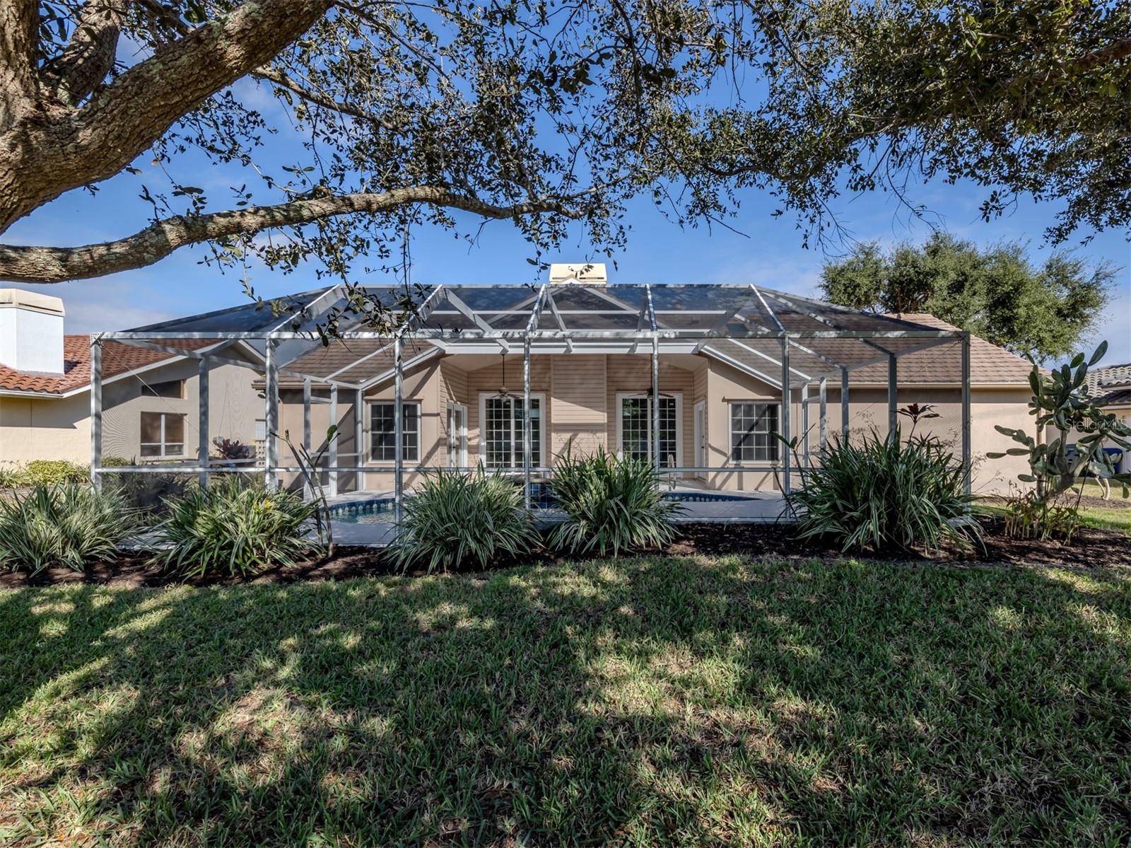 LAUREL WOODLANDS - Residential