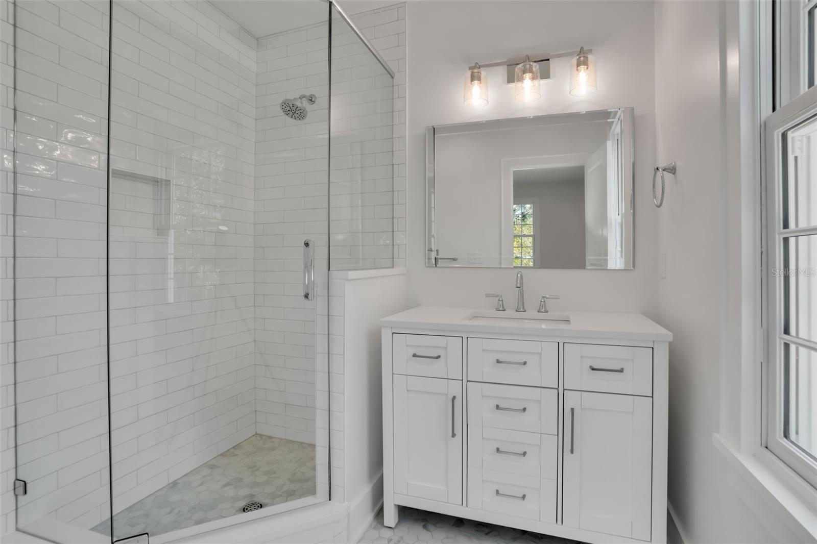 LINGERLONG - Residential