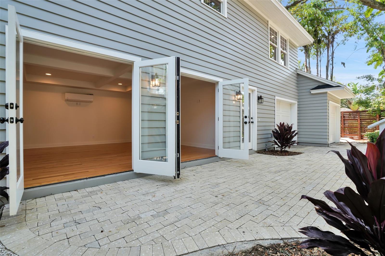 LINGERLONG - Residential