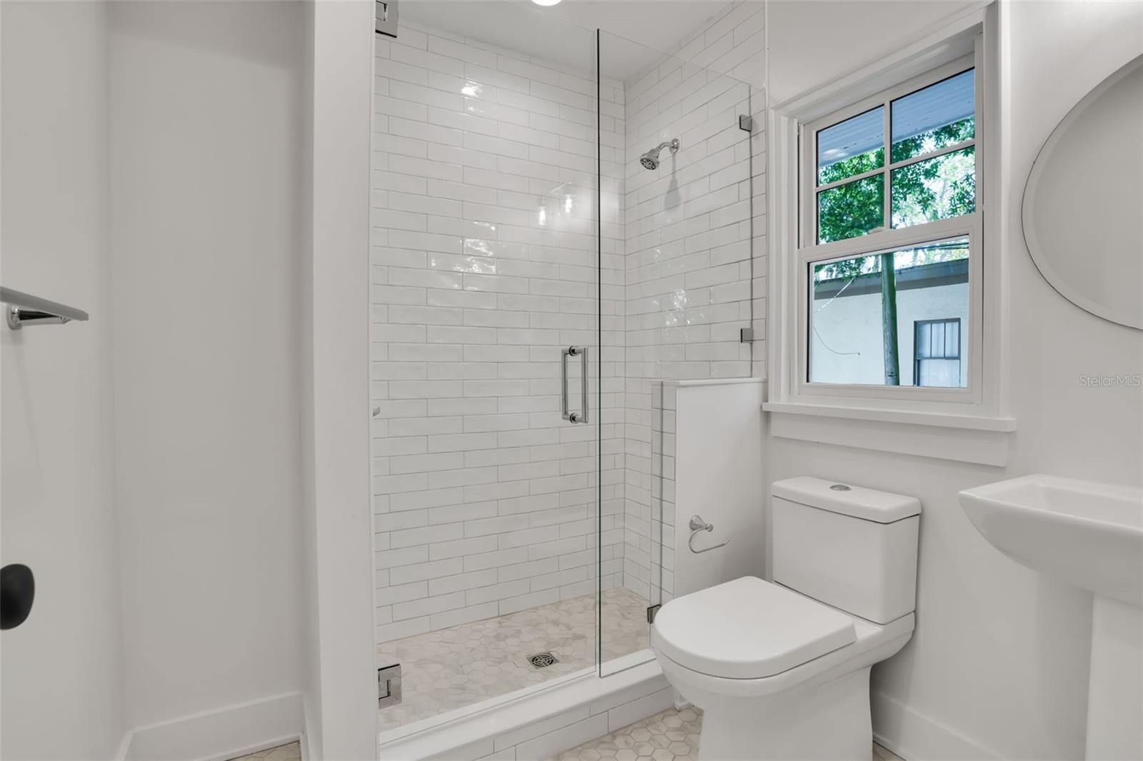 LINGERLONG - Residential