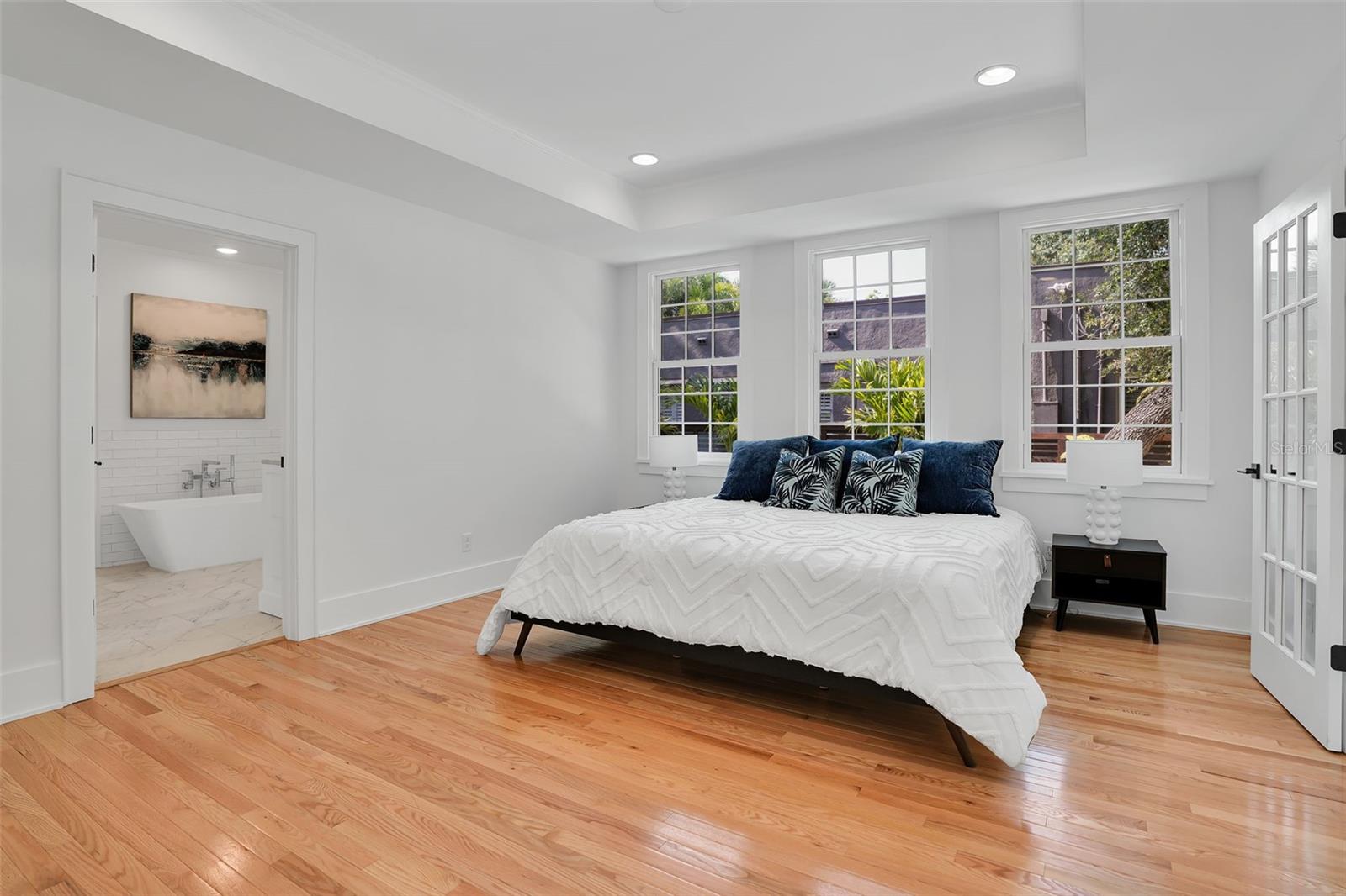 LINGERLONG - Residential