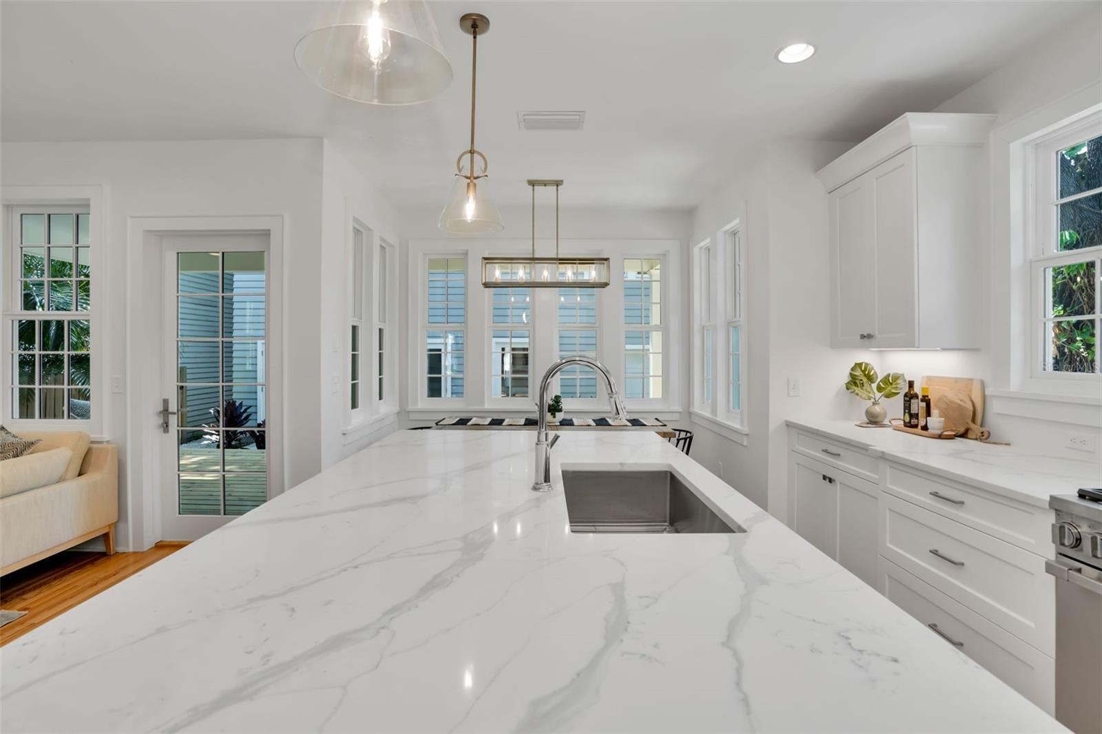 LINGERLONG - Residential