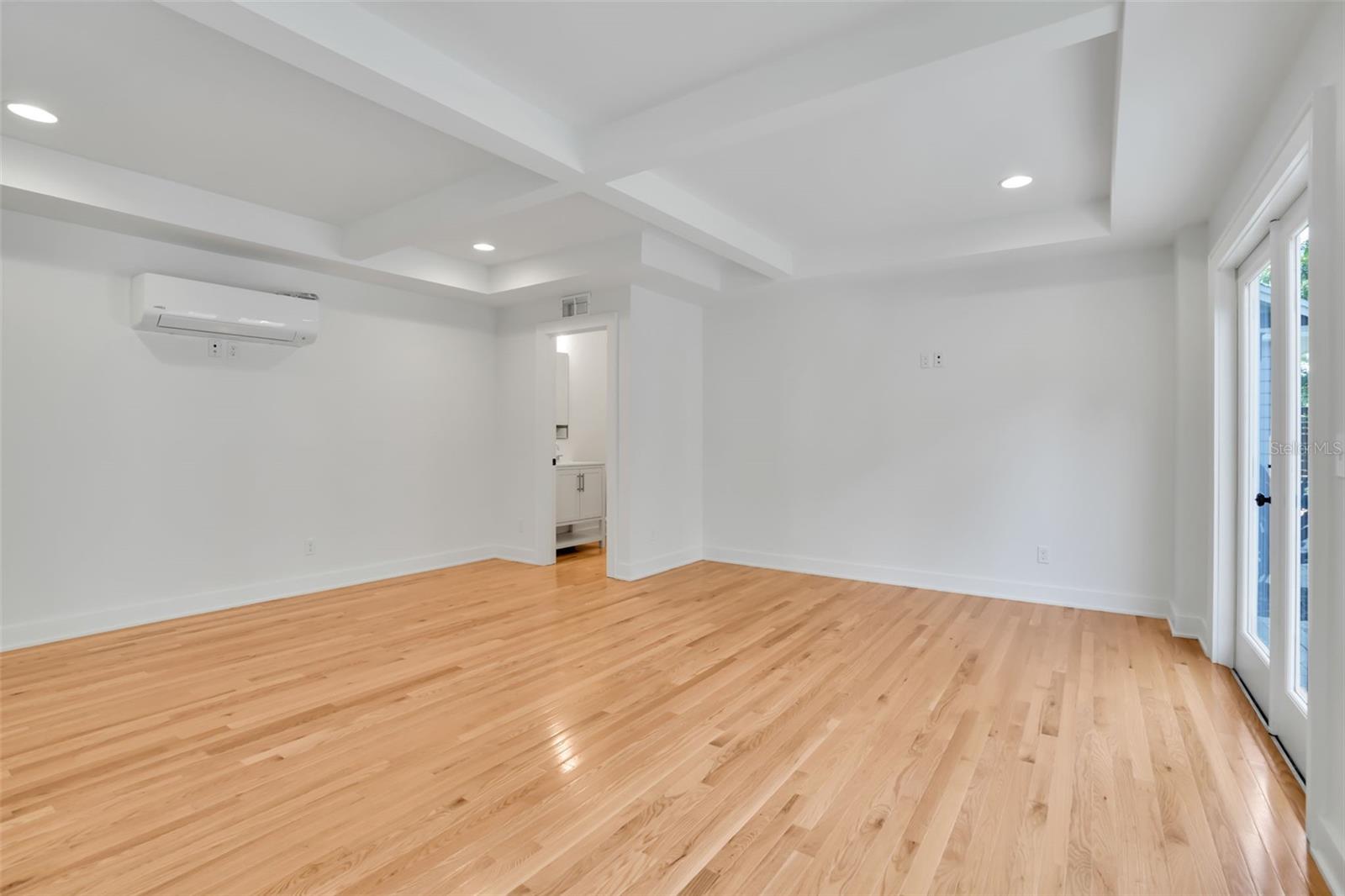 LINGERLONG - Residential