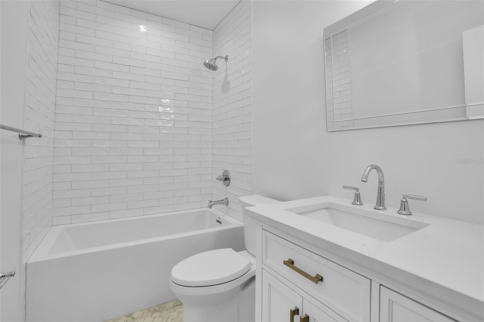 LINGERLONG - Residential