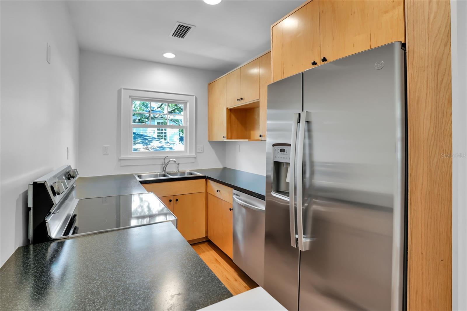 LINGERLONG - Residential