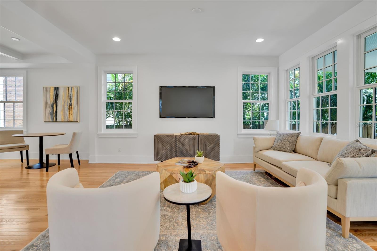 LINGERLONG - Residential