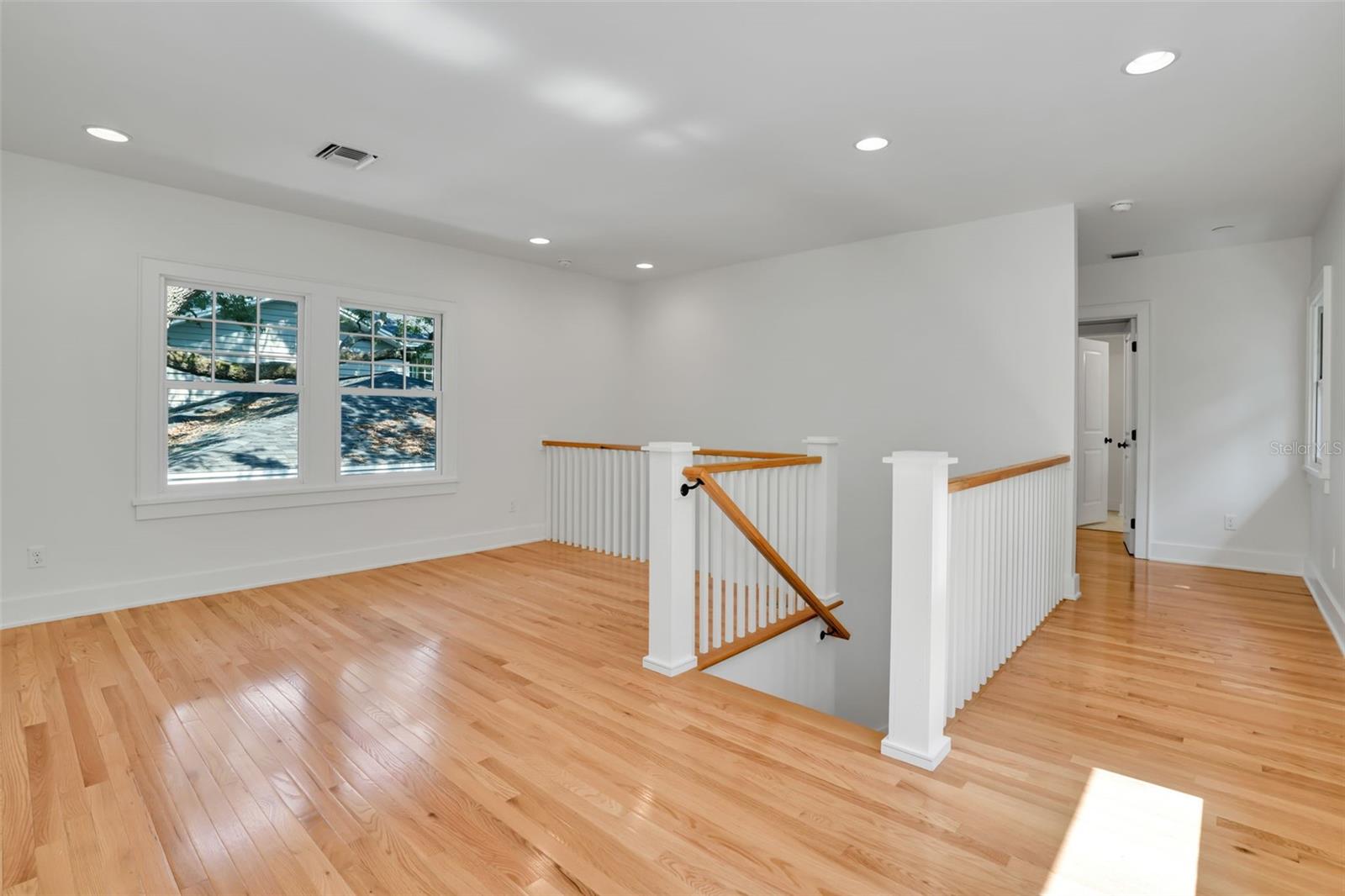 LINGERLONG - Residential