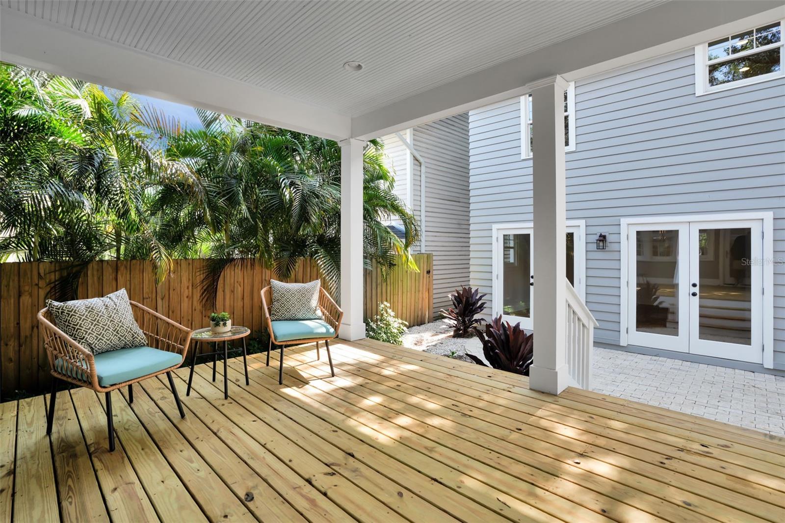 LINGERLONG - Residential