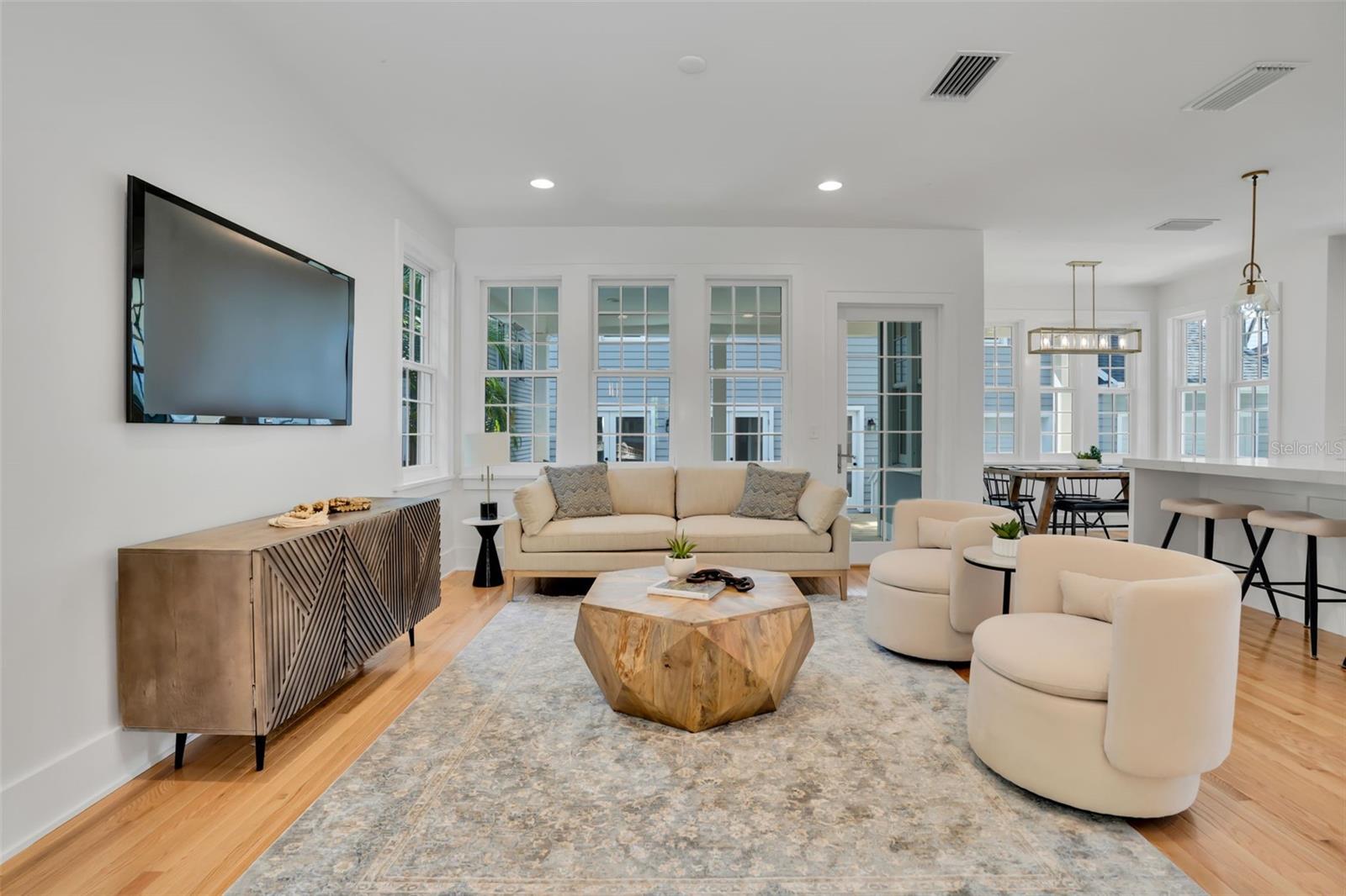 LINGERLONG - Residential