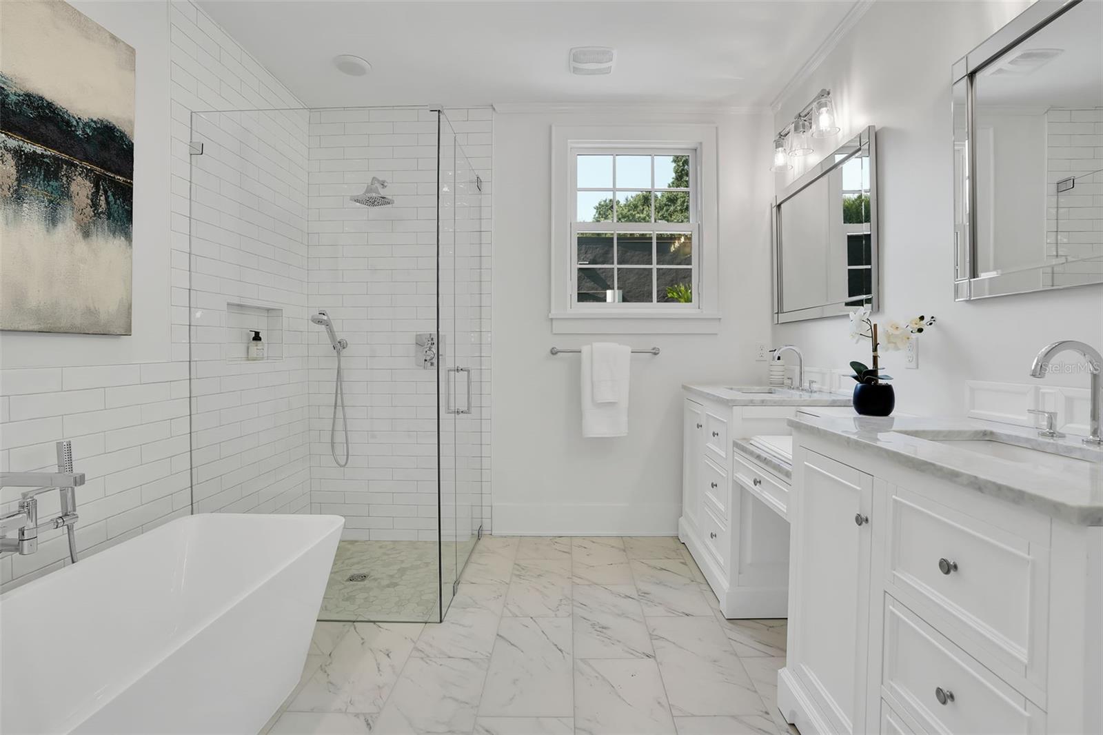 LINGERLONG - Residential