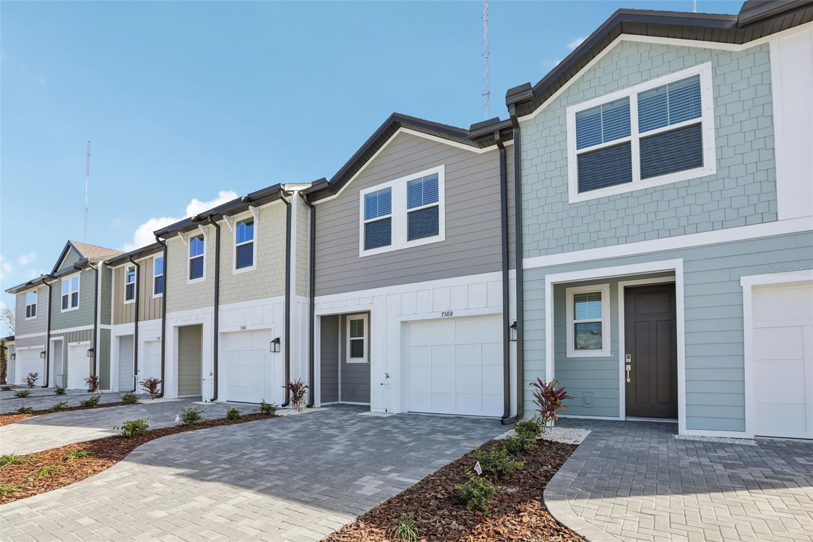 7588 DEER VALLEY CIRCLE