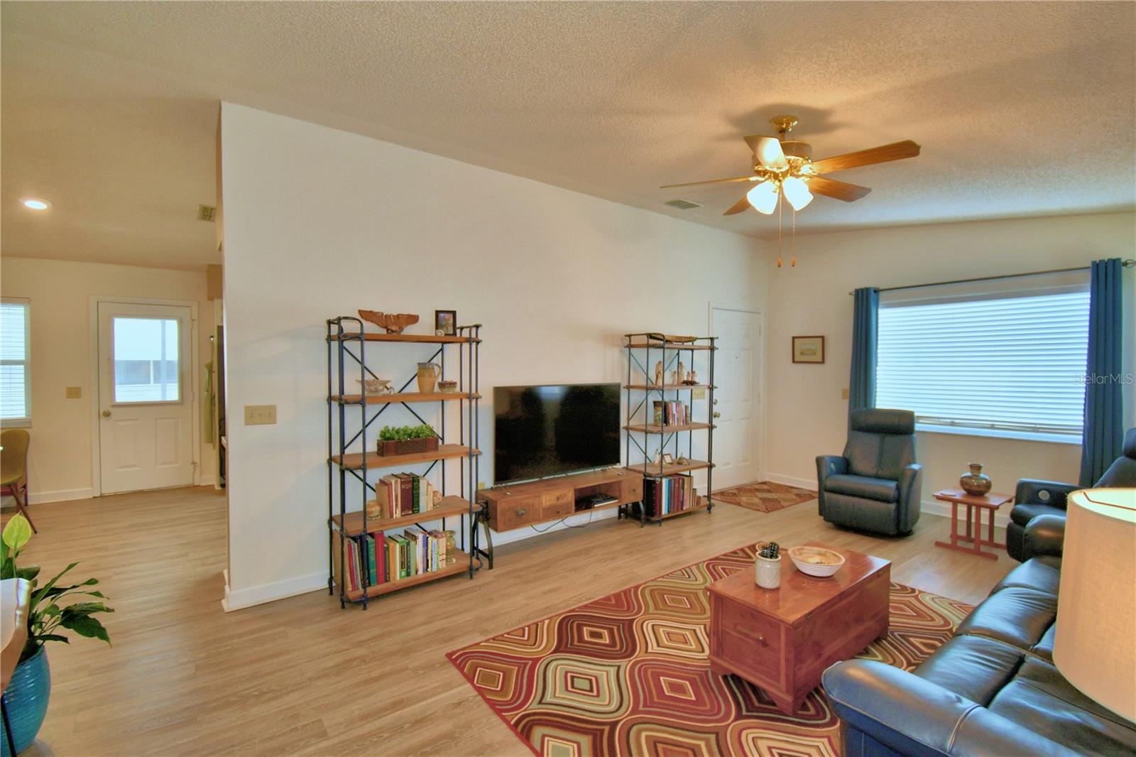 COLONNADES PH 01 - Residential