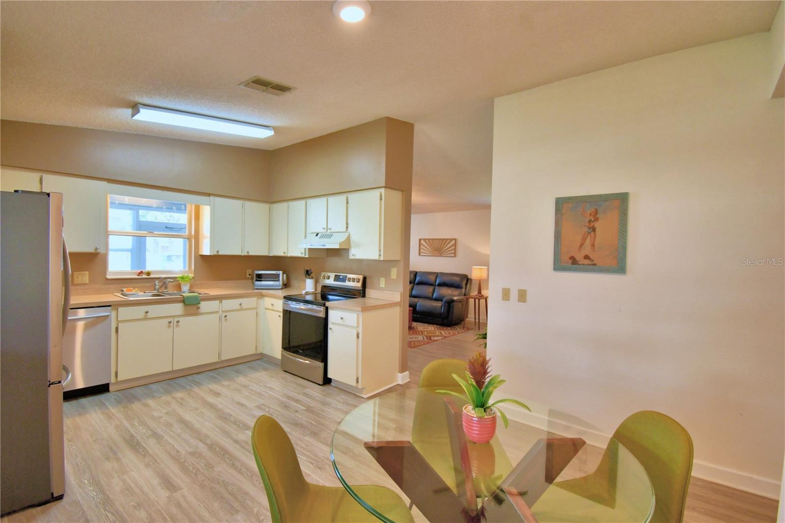 COLONNADES PH 01 - Residential