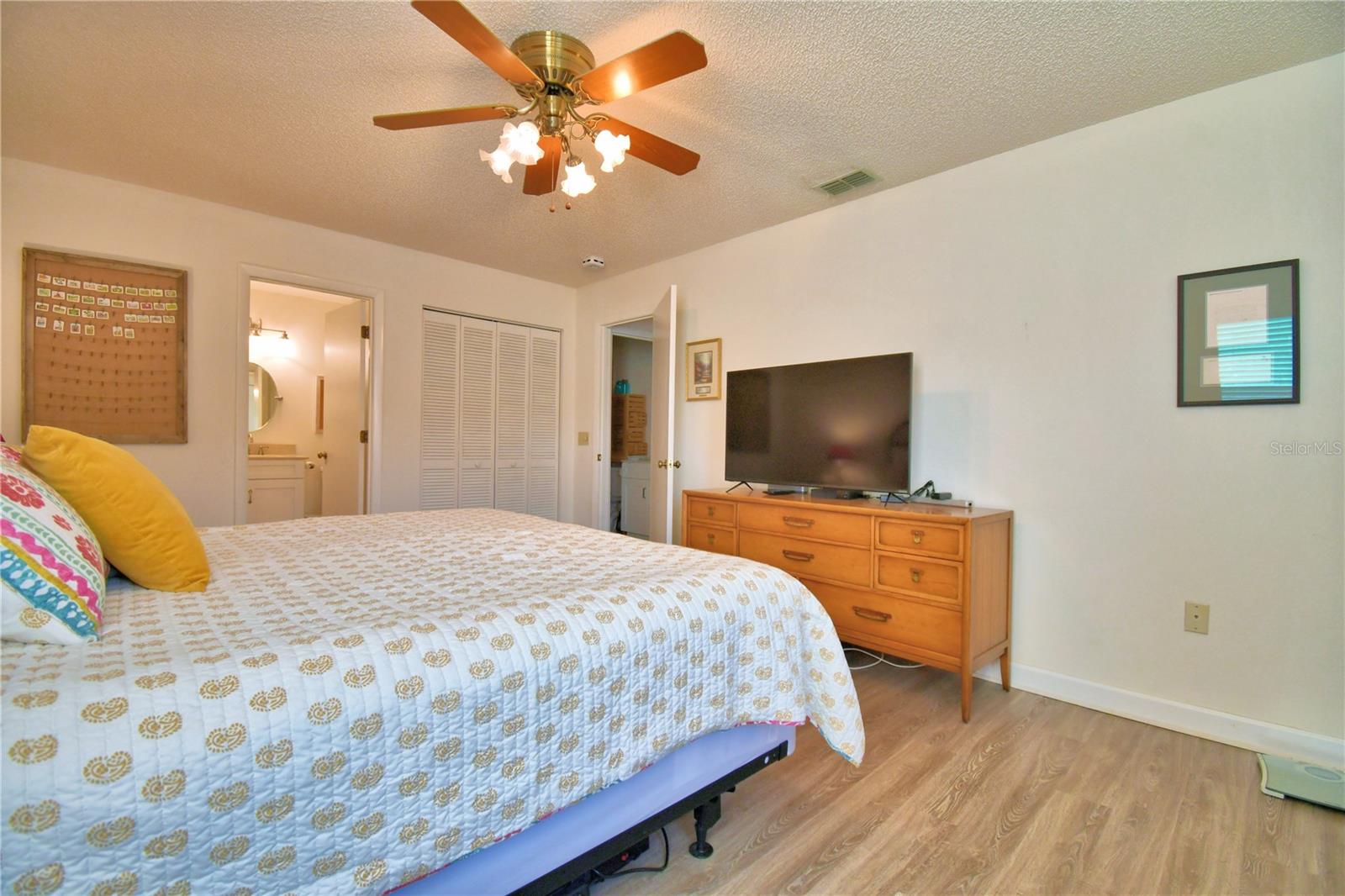 COLONNADES PH 01 - Residential