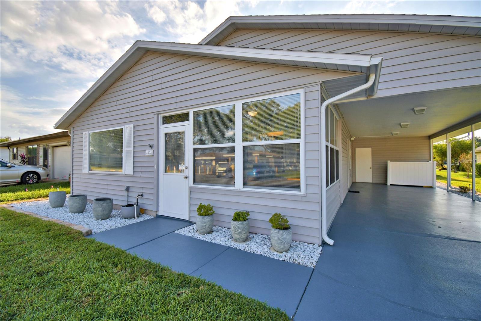 COLONNADES PH 01 - Residential