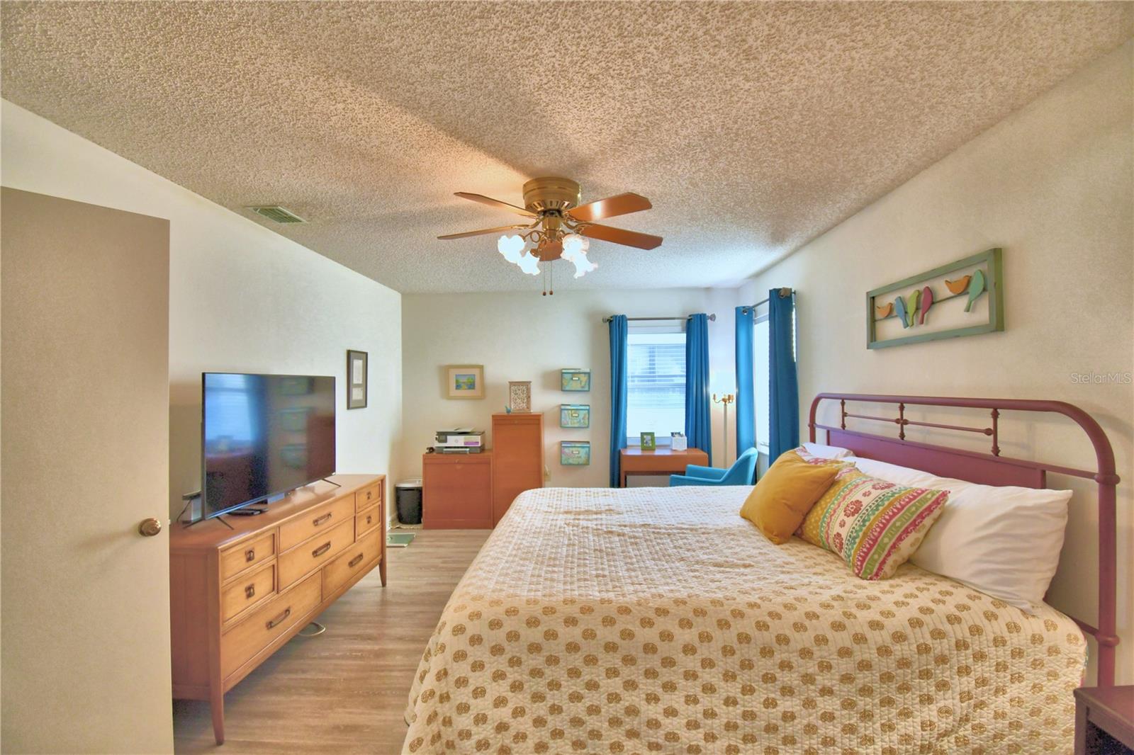 COLONNADES PH 01 - Residential