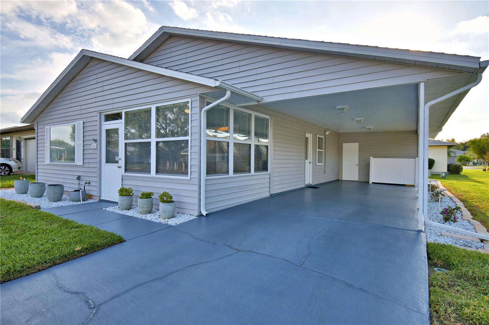 COLONNADES PH 01 - Residential