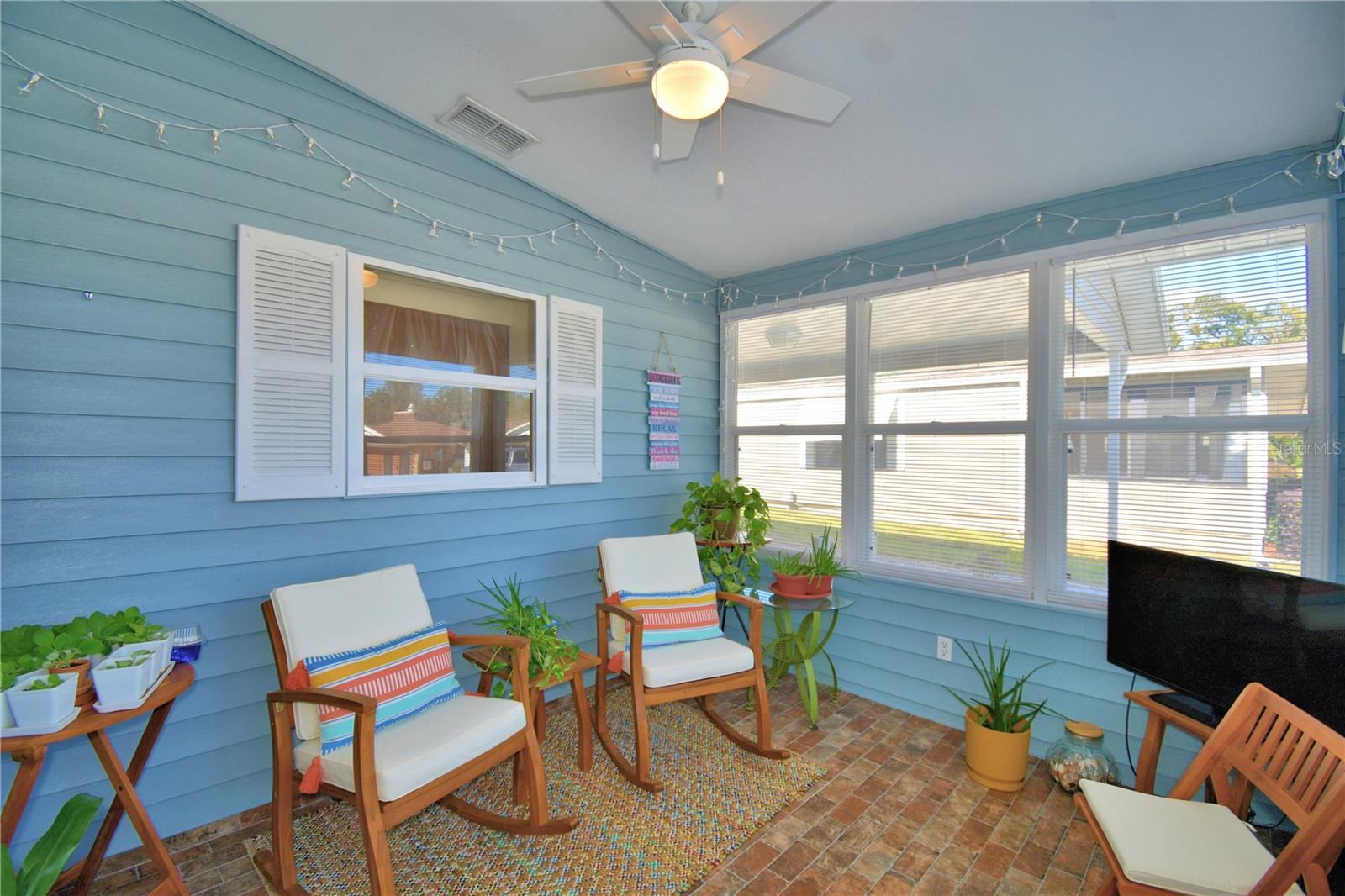 COLONNADES PH 01 - Residential