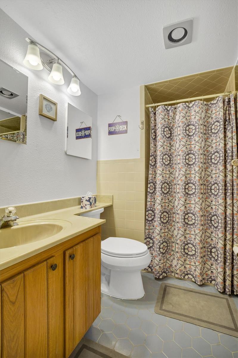 COUNTRY CLUB VILLAGE CONDO - Residential