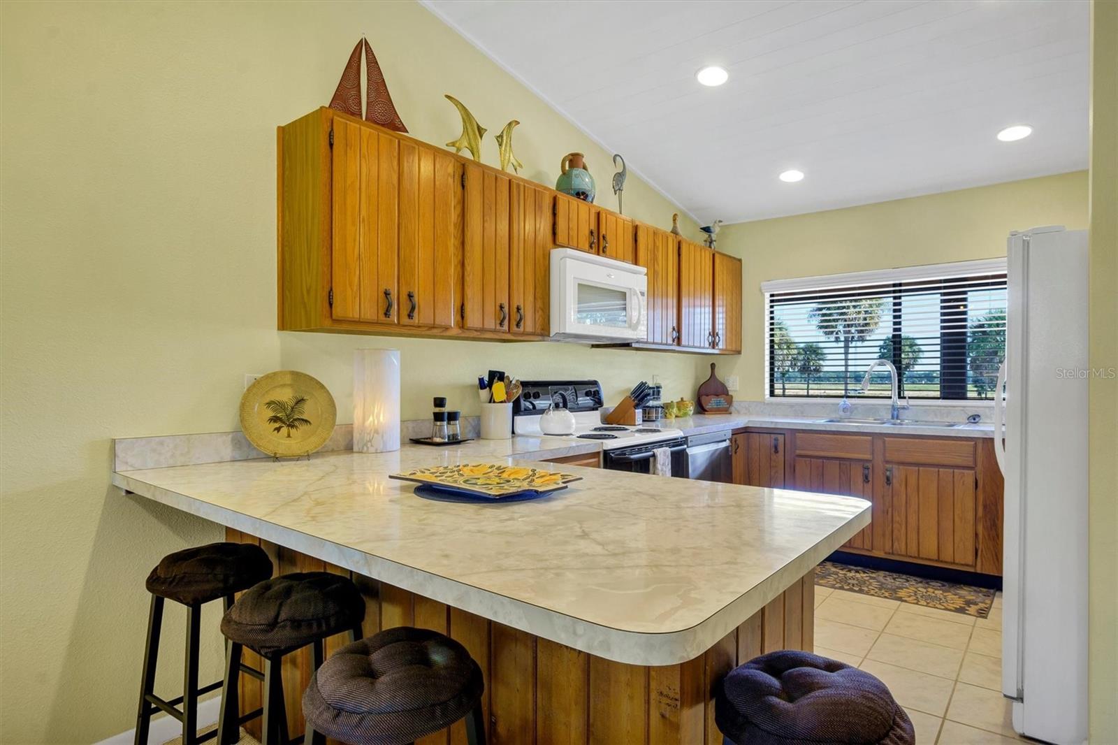 COUNTRY CLUB VILLAGE CONDO - Residential