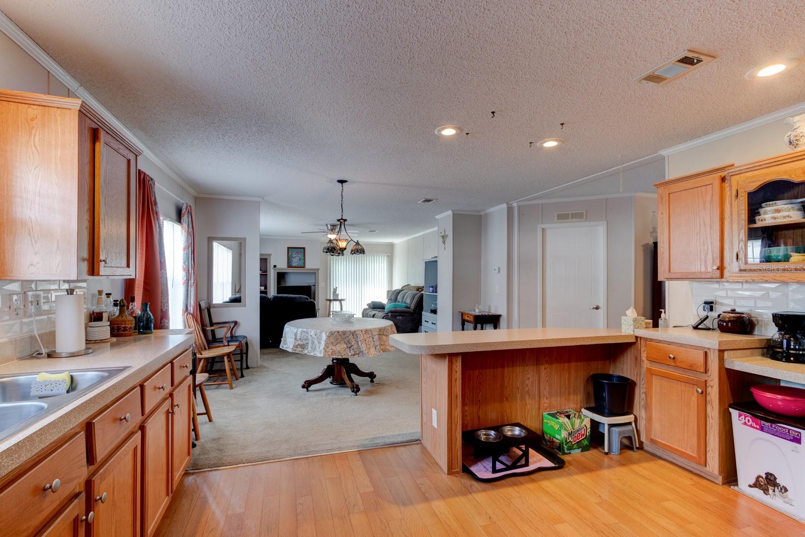 1352 CEDAR BLUFF