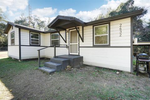 Photo of 2432 NW 2nd Street, Ocala, FL 34475 (MLS # G5107150)