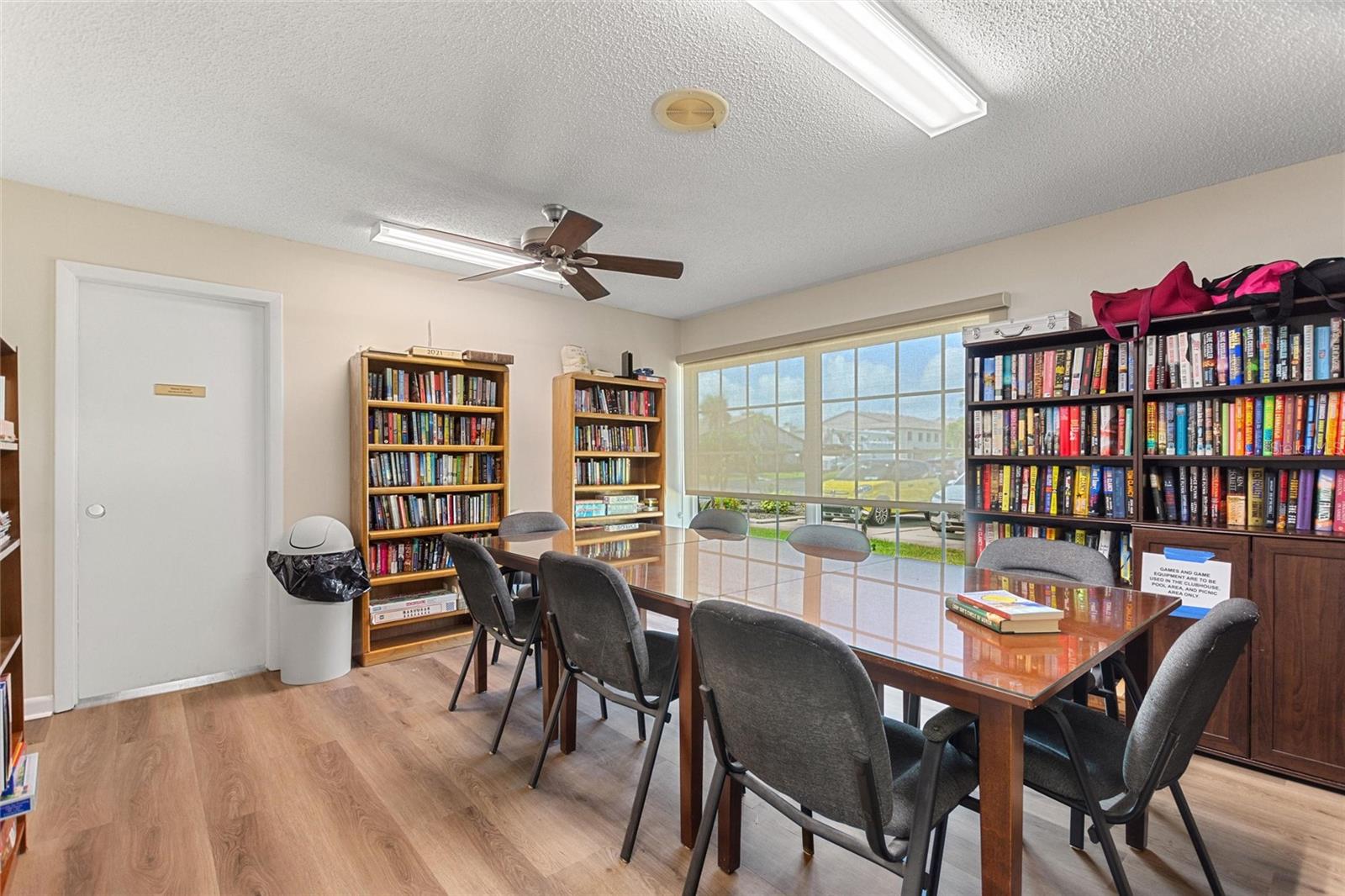 COUNTRY VILLAGE SEC 3 - Residential